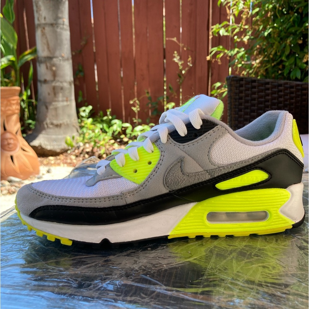 Nike Air Max Volt